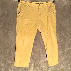 Mens LL Bean mid-weight cotton pants. Waist size 40, inseam 30
